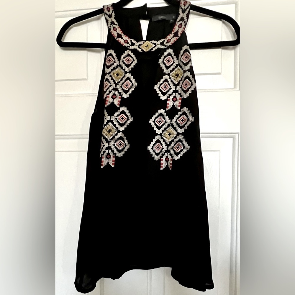 THML Women’s Sleeveless Tunic Tank Top.  Black embroidered, Size M.  EUC